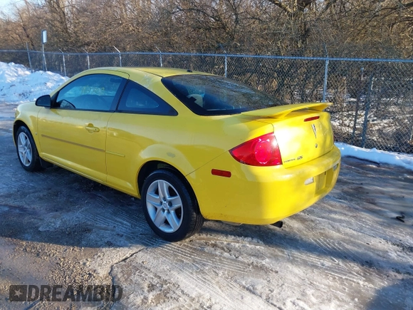 2008 Pontiac G5 with VIN 1G2AL18F487329317, listed as a IAAI auction lot 41403707 with 111,555 mi miles. Bid and sale history available at carsss.com. Image 3.