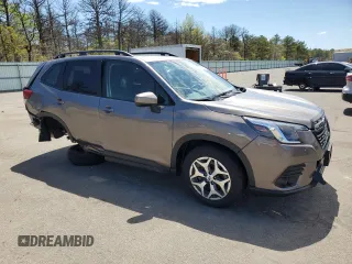 2024 Subaru Forester Premium z VIN JF2SKACC6RH463419, wystawiony jako Copart lot #55591345 z przebiegiem 4 930 mil mil oraz Szkoda całkowita • Salvage title. Historia ofert i sprzedaży dostępna na DreamBid. Obrazek 4.