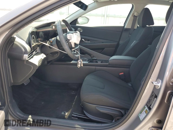 2025 Hyundai Elantra SEL Convenience with VIN KMHLS4DG9SU943131, listed as a Copart auction lot 54518735 with 876 mi miles and Non Repairable. Bid and sale history available at DreamBid. Image 7.
