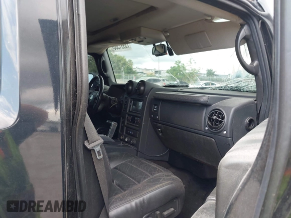 2007 Hummer H2 SUV z VIN 5GRGN23U57H112295, wystawiony jako IAAI lot #42257618 z przebiegiem 183 991 mil mil oraz . Historia ofert i sprzedaży dostępna na DreamBid. Obrazek 5.