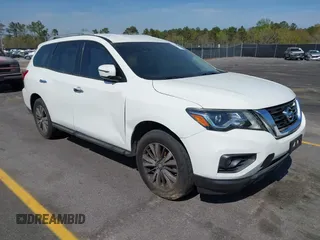 2018 Nissan Pathfinder SL z VIN 5N1DR2MM0JC647915, wystawiony jako IAAI lot #41777107 z przebiegiem 137 035 mil mil oraz . Historia ofert i sprzedaży dostępna na DreamBid. Obrazek 1.