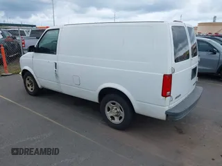 2005 Chevrolet Astro Cargo z VIN 1GCDM19X95B117941, wystawiony jako IAAI lot #41787724 z przebiegiem 118 617 mil mil oraz . Historia ofert i sprzedaży dostępna na DreamBid. Obrazek 3.
