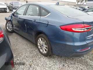 2019 Ford Fusion Hybrid SE with VIN 3FA6P0LU2KR148731, listed as a IAAI auction lot 41776405 with 1 mi miles. Bid and sale history available at carsss.com. Image 3.