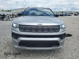 2022 Jeep Compass High Altitude with VIN 3C4NJDCB6NT104462, listed as a Copart auction lot 58745635 with 17,366 mi miles and Salvage title. Bid and sale history available at DreamBid. Image 5.