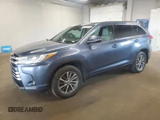 2017 Toyota Highlander XLE with VIN 5TDJZRFH4HS425659, listed as a Copart auction lot 59679785 with 170,593 mi miles and Salvage title. Bid and sale history available at DreamBid. Image 1.