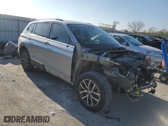 2020 Volkswagen Tiguan SE z VIN 3VV3B7AX4LM113769, wystawiony jako Copart lot #52862055 z przebiegiem 95 920 mil mil oraz Szkoda całkowita • Salvage title. Historia ofert i sprzedaży dostępna na DreamBid. Obrazek 4.