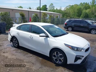 2021 Kia Forte LXS z VIN 3KPF24ADXME385870, wystawiony jako IAAI lot #42077211 z przebiegiem 120 278 mil mil oraz . Historia ofert i sprzedaży dostępna na DreamBid. Obrazek 1.