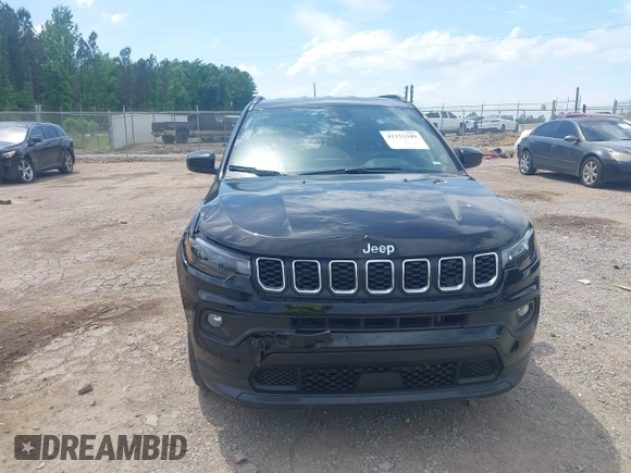 2024 Jeep Compass Latitude with VIN 3C4NJDBN4RT119513, listed as a IAAI auction lot 42153389 with 27,635 mi miles and . Bid and sale history available at carsss.com. Image 12.