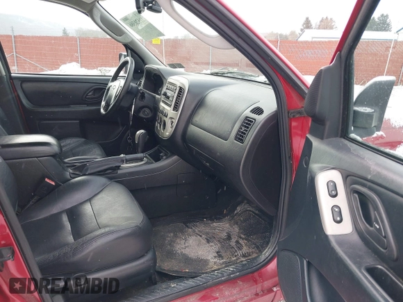 2007 Ford Escape Limited with VIN 1FMCU94127KC03555, listed as a IAAI auction lot 41620386 with 177,020 mi miles. Bid and sale history available at carsss.com. Image 5.