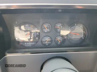 1986 Chevrolet El Camino z VIN 3GCCW80Z7GS913852, wystawiony jako Copart lot #63443454 z przebiegiem 40 235 mil mil oraz Szkody całkowita. Historia ofert i sprzedaży dostępna na DreamBid. Obrazek 9.