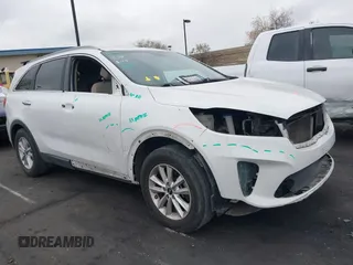 2019 Kia Sorento L with VIN 5XYPG4A3XKG590330, listed as a IAAI auction lot 42060716 with Not Provided miles. Bid and sale history available at carsss.com. Image 6.