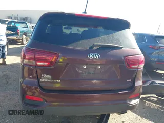 2019 Kia Sorento L with VIN 5XYPG4A39KG554287, listed as a IAAI auction lot 41760728 with 166,989 mi miles. Bid and sale history available at carsss.com. Image 17.