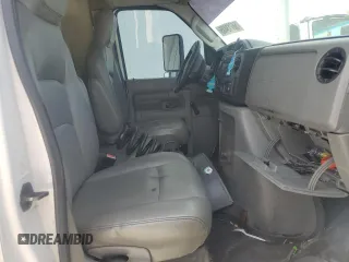 2009 Ford Econoline Cargo z VIN 1FDXE45S89DA10861, wystawiony jako Copart lot #50713435 z przebiegiem 209 070 mil mil oraz Szkoda całkowita • Salvage title. Historia ofert i sprzedaży dostępna na DreamBid. Obrazek 11.