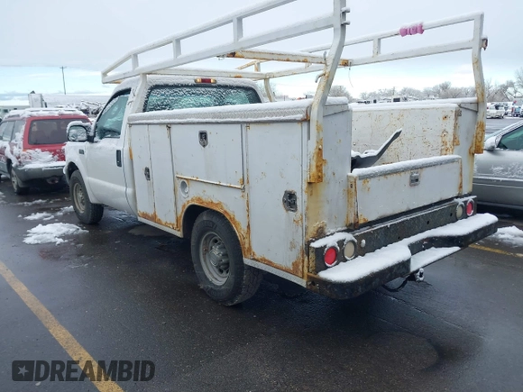 2004 Ford F-250 XL z VIN 1FTNF20LX4EA47085, wystawiony jako IAAI lot #41802914 z przebiegiem 321 759 mil mil oraz . Historia ofert i sprzedaży dostępna na DreamBid. Obrazek 3.