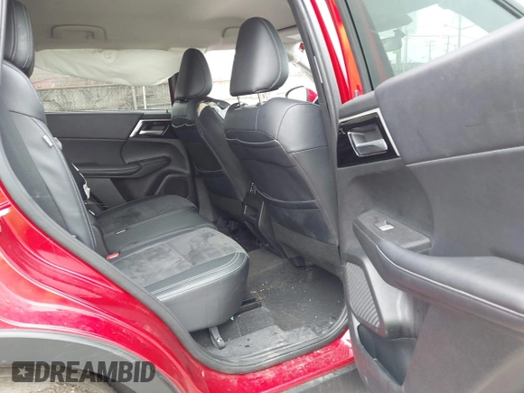 2024 Mitsubishi Outlander SE z VIN JA4J3VA84RZ010773, wystawiony jako IAAI lot #41972050 z przebiegiem 59 173 mil mil oraz . Historia ofert i sprzedaży dostępna na DreamBid. Obrazek 8.