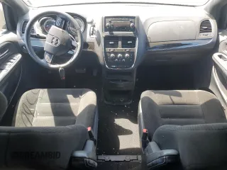 2017 Dodge Grand Caravan SE Plus z VIN 2C4RDGBG3HR586550, wystawiony jako Copart lot #55809465 z przebiegiem 64 382 mil mil oraz Szkoda całkowita • Salvage title. Historia ofert i sprzedaży dostępna na DreamBid. Obrazek 8.