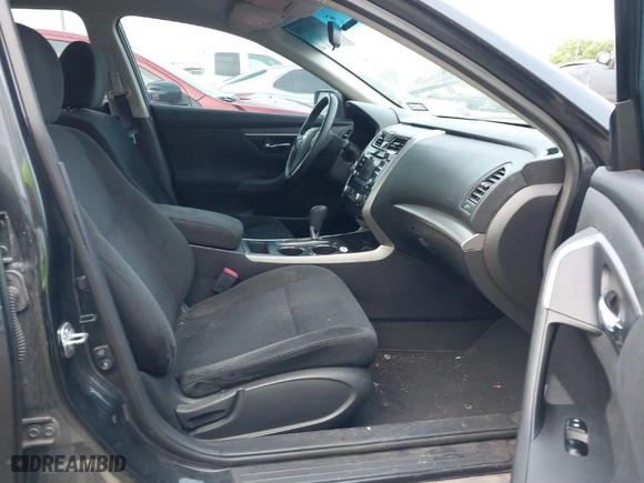 2015 Nissan Altima 2.5 S with VIN 1N4AL3AP3FC181102, listed as a IAAI auction lot 41925358 with 169,266 mi miles. Bid and sale history available at carsss.com. Image 5.