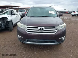 2013 Toyota Highlander with VIN 5TDBK3EH5DS208672, listed as a IAAI auction lot 41758021 with 113,067 mi miles. Bid and sale history available at carsss.com. Image 6.