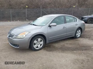 2007 Nissan Altima 2.5 S with VIN 1N4AL21E27C139837, listed as a IAAI auction lot 41856658 with 172,861 mi miles. Bid and sale history available at carsss.com. Image 2.