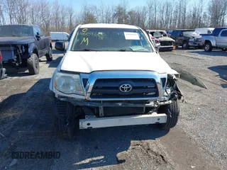 2008 Toyota Tacoma PreRunner with VIN 5TEJU62N38Z560157, listed as a IAAI auction lot 41608600 with 216,045 mi miles. Bid and sale history available at carsss.com. Image 13.