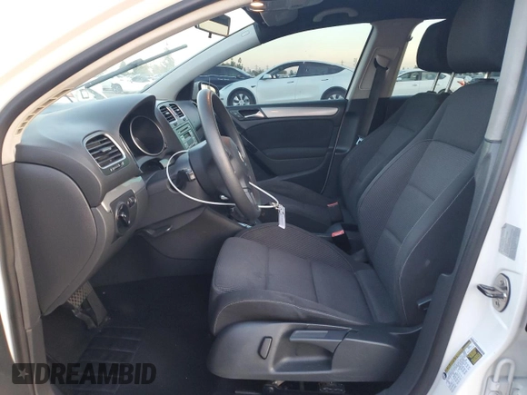 2010 Volkswagen Golf с VIN WVWDB7AJ4AW333358, выставлен на аукционе Copart как лот 82604394 с пробегом 126 945 миль миль и Списание • Salvage title. История ставок и продаж доступна на DreamBid. Изображение 7.