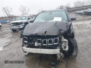 2018 Jeep Compass Limited with VIN 3C4NJDCB6JT201543, listed as a IAAI auction lot 42005502 with 1 mi miles. Bid and sale history available at carsss.com. Image 13.