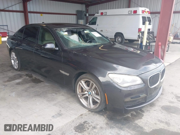 2013 BMW 7 Series 750Li с VIN WBAYE8C53DD132336, выставлен на аукционе IAAI как лот 42812991 с пробегом 174 099 миль миль и . История ставок и продаж доступна на DreamBid. Изображение 1.