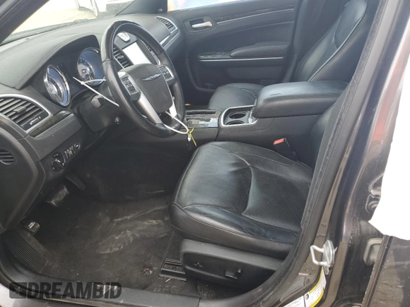 2013 Chrysler 300 C z VIN 2C3CCAET6DH577876, wystawiony jako Copart lot #48951965 z przebiegiem 95 622 mil mil oraz Szkoda całkowita • Salvage title. Historia ofert i sprzedaży dostępna na DreamBid. Obrazek 7.