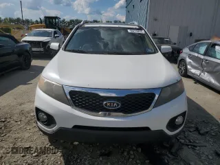 2011 Kia Sorento EX z VIN 5XYKUDA22BG062985, wystawiony jako Copart lot #56215815 z przebiegiem 118 109 mil mil oraz Czysty tytuł • Clean title. Historia ofert i sprzedaży dostępna na DreamBid. Obrazek 5.
