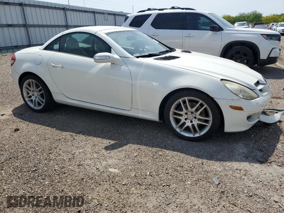 2007 Mercedes-Benz SLK 280 z VIN WDBWK54F97F147407, wystawiony jako Copart lot #51713315 z przebiegiem 83 872 mil mil oraz Szkoda całkowita • Salvage title. Historia ofert i sprzedaży dostępna na DreamBid. Obrazek 4.