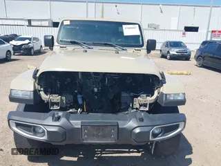 2020 Jeep Gladiator Sport S with VIN 1C6HJTAG1LL173646, listed as a IAAI auction lot 42008807 with Not Provided miles. Bid and sale history available at carsss.com. Image 13.