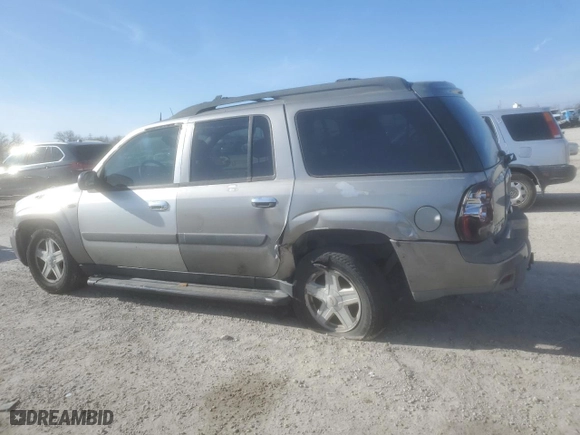 2005 Chevrolet TrailBlazer LS with VIN 1GNET16S256114329, listed as a Copart auction lot 85517214 with 193,759 mi miles and Salvage Title. Bid and sale history available at carsss.com. Image 2.
