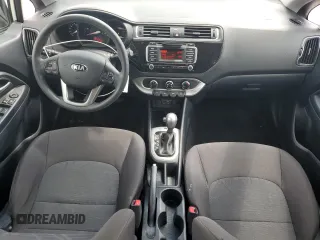 2017 Kia Rio LX z VIN KNADM4A38H6006561, wystawiony jako Copart lot #56056635 z przebiegiem 60 199 mil mil oraz Szkoda całkowita • Salvage title. Historia ofert i sprzedaży dostępna na DreamBid. Obrazek 8.