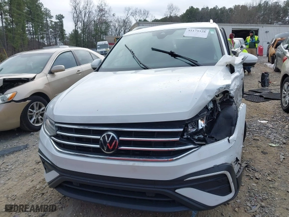 2022 Volkswagen Tiguan SE with VIN 3VV2B7AX5NM055508, listed as a IAAI auction lot 41179328 with 50,693 mi miles. Bid and sale history available at carsss.com. Image 11.