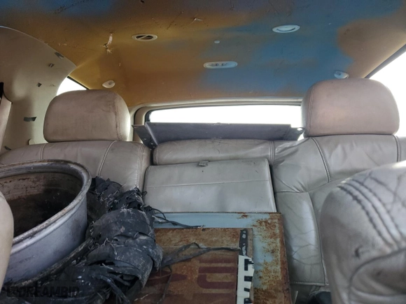 2002 Chevrolet Tahoe LT with VIN 1GNEK13Z02R285658, listed as a Copart auction lot 43216905 with 266,656 mi miles and Salvage Title. Bid and sale history available at carsss.com. Image 10.