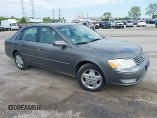 2004 Toyota Avalon XL with VIN 4T1BF28B14U380288, listed as a IAAI auction lot 42228778 with 321,988 mi miles. Bid and sale history available at carsss.com. Image 1.
