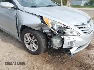 2013 Hyundai Sonata GLS with VIN 5NPEB4AC6DH539103, listed as a IAAI auction lot 42124467 with 182,907 mi miles and . Bid and sale history available at carsss.com. Image 6.