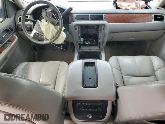2007 GMC Yukon XL SLT z VIN 1GKFK16327J355384, wystawiony jako Copart lot #52161335 z przebiegiem 127 368 mil mil oraz Szkoda całkowita • Salvage title. Historia ofert i sprzedaży dostępna na DreamBid. Obrazek 8.