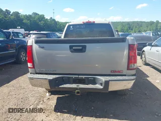 2007 GMC Sierra 1500 SL z VIN 1GTEC19C57Z613978, wystawiony jako IAAI lot #42330992 z przebiegiem 270 600 mil mil oraz . Historia ofert i sprzedaży dostępna na DreamBid. Obrazek 17.