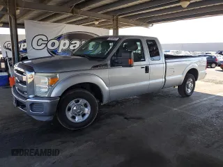 2012 Ford F-250 XL z VIN 1FT7X2AT9CEB40523, wystawiony jako Copart lot #66958405 z przebiegiem 326 005 mil mil oraz Czysty tytuł • Clean title. Historia ofert i sprzedaży dostępna na DreamBid. Obrazek 1.
