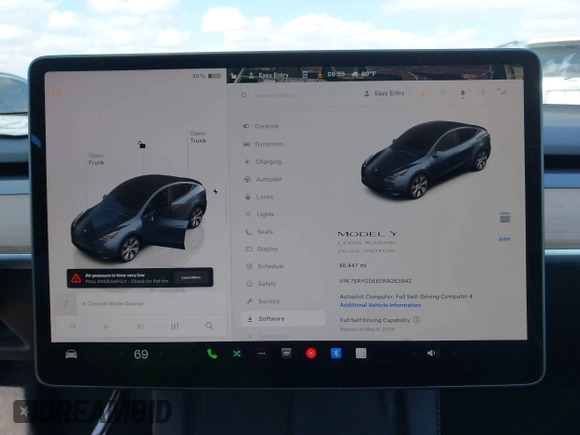 2024 Tesla Model Y Long Range z VIN 7SAYGDEE0RA263842, wystawiony jako IAAI lot #42106339 z przebiegiem 48 447 mil mil oraz . Historia ofert i sprzedaży dostępna na DreamBid. Obrazek 7.