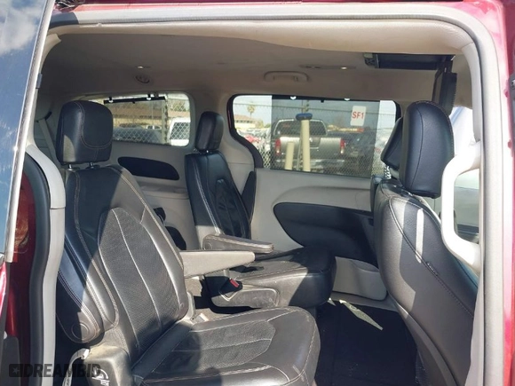 2018 Chrysler Pacifica Touring L with VIN 2C4RC1BG4JR211238, listed as a IAAI auction lot 41547148 with NaN miles. Bid and sale history available at carsss.com. Image 8.