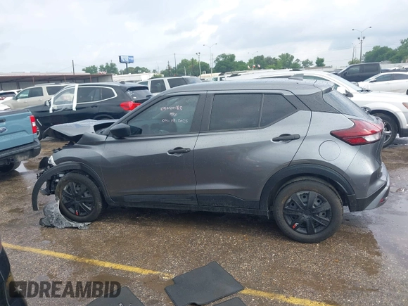 2023 Nissan Kicks S z VIN 3N1CP5BV9PL561294, wystawiony jako IAAI lot #42150962 z przebiegiem 15 900 mil mil oraz . Historia ofert i sprzedaży dostępna na DreamBid. Obrazek 14.