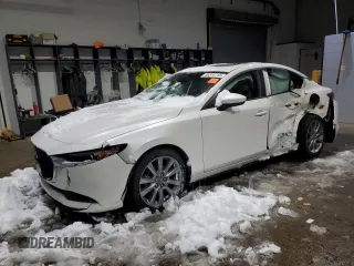 2022 Mazda 3 Carbon Edition z VIN 3MZBPACL7NM317176, wystawiony jako Copart lot #45314715 z przebiegiem Nie podano mil oraz Szkoda całkowita • Salvage title. Historia ofert i sprzedaży dostępna na DreamBid. Obrazek 1.