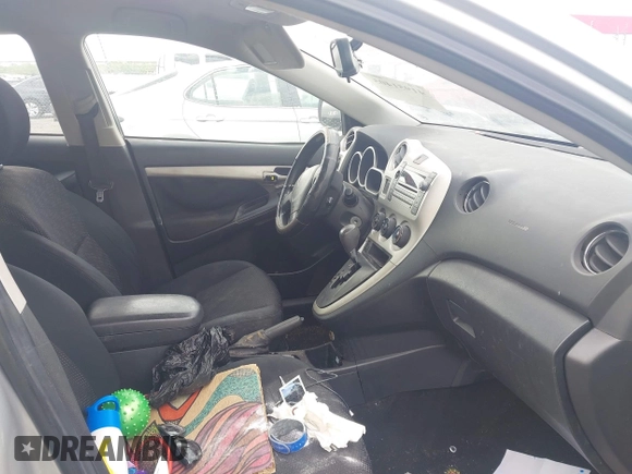 2009 Pontiac Vibe 1SB z VIN 5Y2SP67039Z432930, wystawiony jako IAAI lot #41951405 z przebiegiem 211 339 mil mil oraz . Historia ofert i sprzedaży dostępna na DreamBid. Obrazek 5.