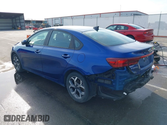 2020 Kia Forte LXS z VIN 3KPF24AD1LE244667, wystawiony jako IAAI lot #39083695 z przebiegiem 77 968 mil mil oraz . Historia ofert i sprzedaży dostępna na DreamBid. Obrazek 3.