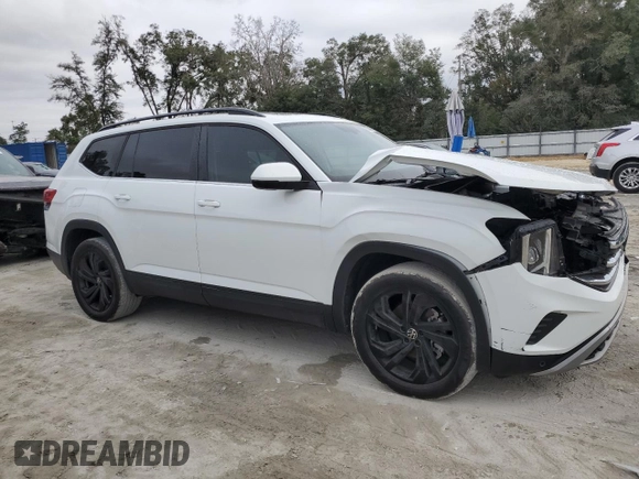 2022 Volkswagen Atlas SE with VIN 1V2JP2CA2NC560333, listed as a Copart auction lot 83324074 with 53,579 mi miles and Salvage title. Bid and sale history available at DreamBid. Image 4.