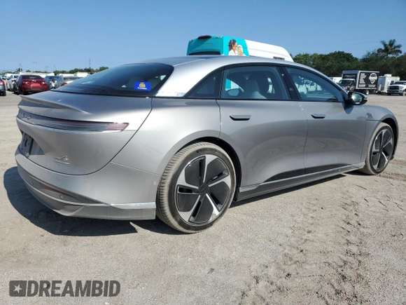 2023 Lucid Air Grand Touring z VIN 50EA1GBA4PA004875, wystawiony jako Copart lot #56100425 z przebiegiem 8176 mil mil oraz Szkody całkowita. Historia ofert i sprzedaży dostępna na DreamBid. Obrazek 3.