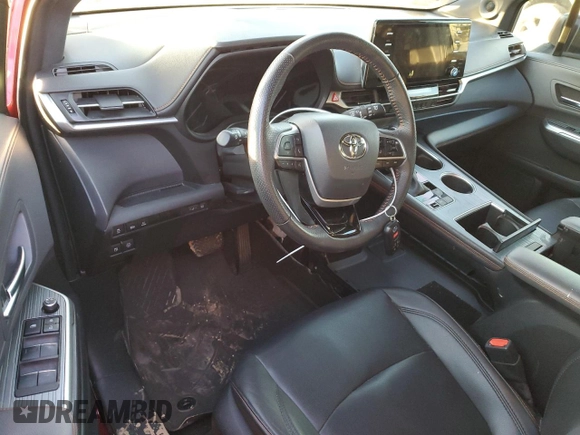 2021 Toyota Sienna XSE with VIN 5TDDSKFC4MS003737, listed as a Copart auction lot 83232334 with 63,938 mi miles and Salvage Title. Bid and sale history available at carsss.com. Image 8.