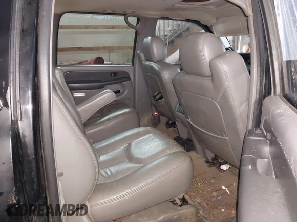 2003 Chevrolet Suburban LS z VIN 1GNFK16T93J211098, wystawiony jako IAAI lot #41494713 z przebiegiem 366 222 mil mil oraz . Historia ofert i sprzedaży dostępna na DreamBid. Obrazek 8.